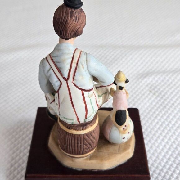 Vintage Circus Time Musical Clown Figurine Figure Dancing Dog 6" - Picture 5 of 6